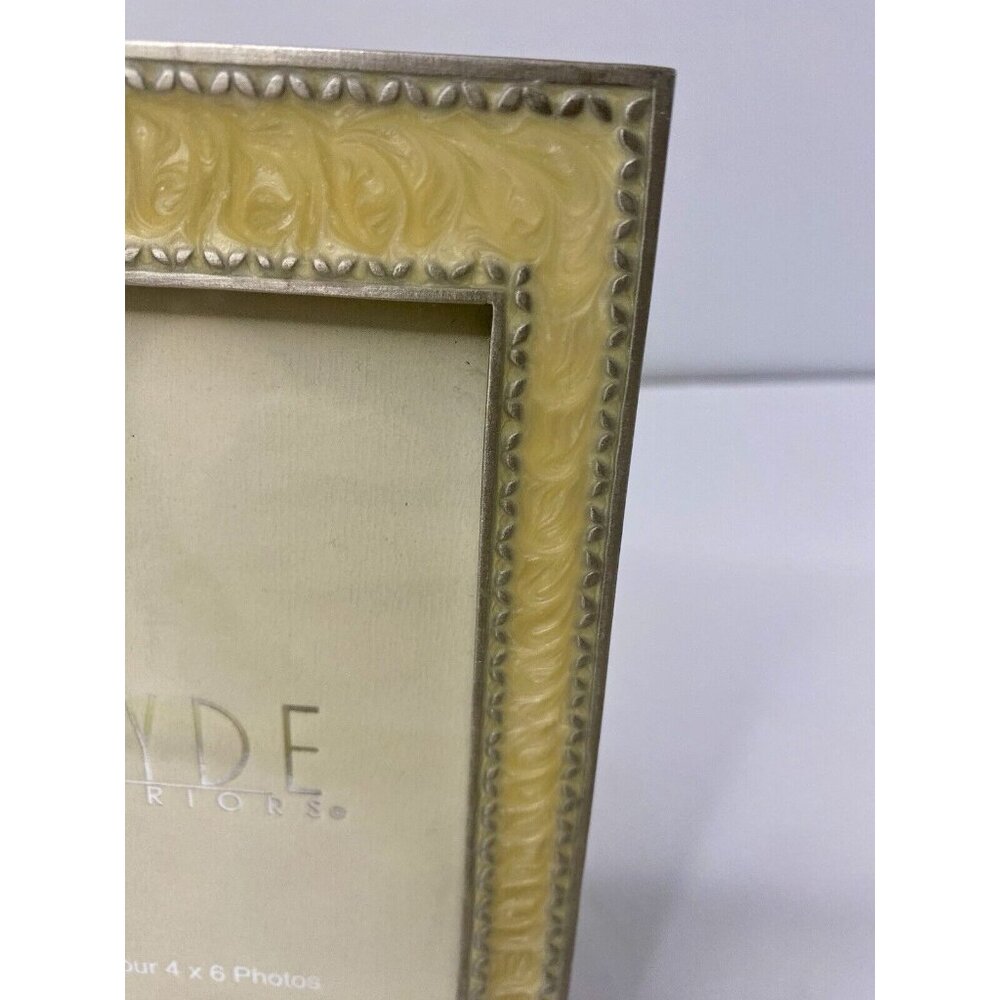 Pryde Interiors Vanilla Cream Enamel Silver Tone 4x6 Photo Frame Wedding Bells - Picture 3 of 9